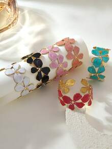 VceTd 1 pieza Brazalete de mujer con diseño floral 3D asimétrico minimalista, brazalete abierto de acero inoxidable con esmalte multicolor, adecuado para uso diario, fiestas, galas, bodas, regalo del Día de San Valentín - Amarillo Oro - Ver 4