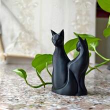 3D打印哑光黑优雅猫咪雕像摆件，适合摆放在卧室床头柜、梳妆台、客厅或办公室，作为中心装饰品。是送给情侣、爱猫人士和当代艺术爱好者的绝佳礼物。 - 黑色 - 查看 9
