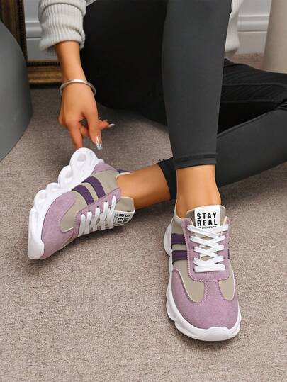 女士休闲增高运动鞋，清新紫色百搭运动鞋，适合学生和校园穿着