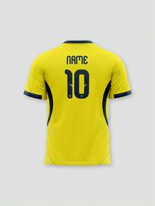 一件定制的巴西国家队运动衫，设计风格仿照2026年世界杯，采用黄色面料，并饰有图案。上传的文字内容：一件定制的夏季T恤，圣诞节和新年礼物。一件个性化、舒适、休闲的T恤。