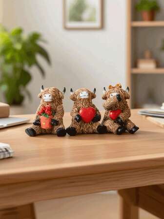 รูปปั้นตกแต่งสไตล์ชนบท รูปวัวขนยาวน่ารักถือหัวใจสีแดงกุหลาบพร้อมโบว์ รูปปั้นสัตว์เลี้ยงน่ารักสำหรับตกแต่งบ้าน เครื่องประดับตั้งโต๊ะ ของขวัญ