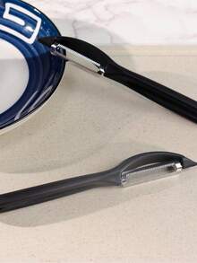 1/2 piezas Pelador de verduras, tipo universal con borde dentado, pelador de patatas con caja, apto para tomate y pelador de frutas como manzana, equipo de camping, artículos esenciales de camping - Multicolor - Ver 7