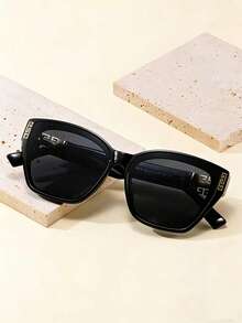 一副复古时尚眼镜，轻便舒适，多种颜色可选，时尚中性配饰，简约镜框设计 - 彩色 - 查看 9