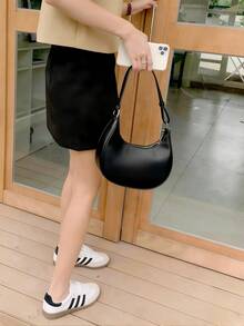 Bolso bandolera tipo axila para mujer, diseño media luna con correa ajustable y amplio espacio interior, estilo minimalista retro adecuado para compras, trabajo, universidad y salidas, regalo perfecto de San Valentín y Navidad, cómodo y ligero para uso diario. - Negro - Ver 7