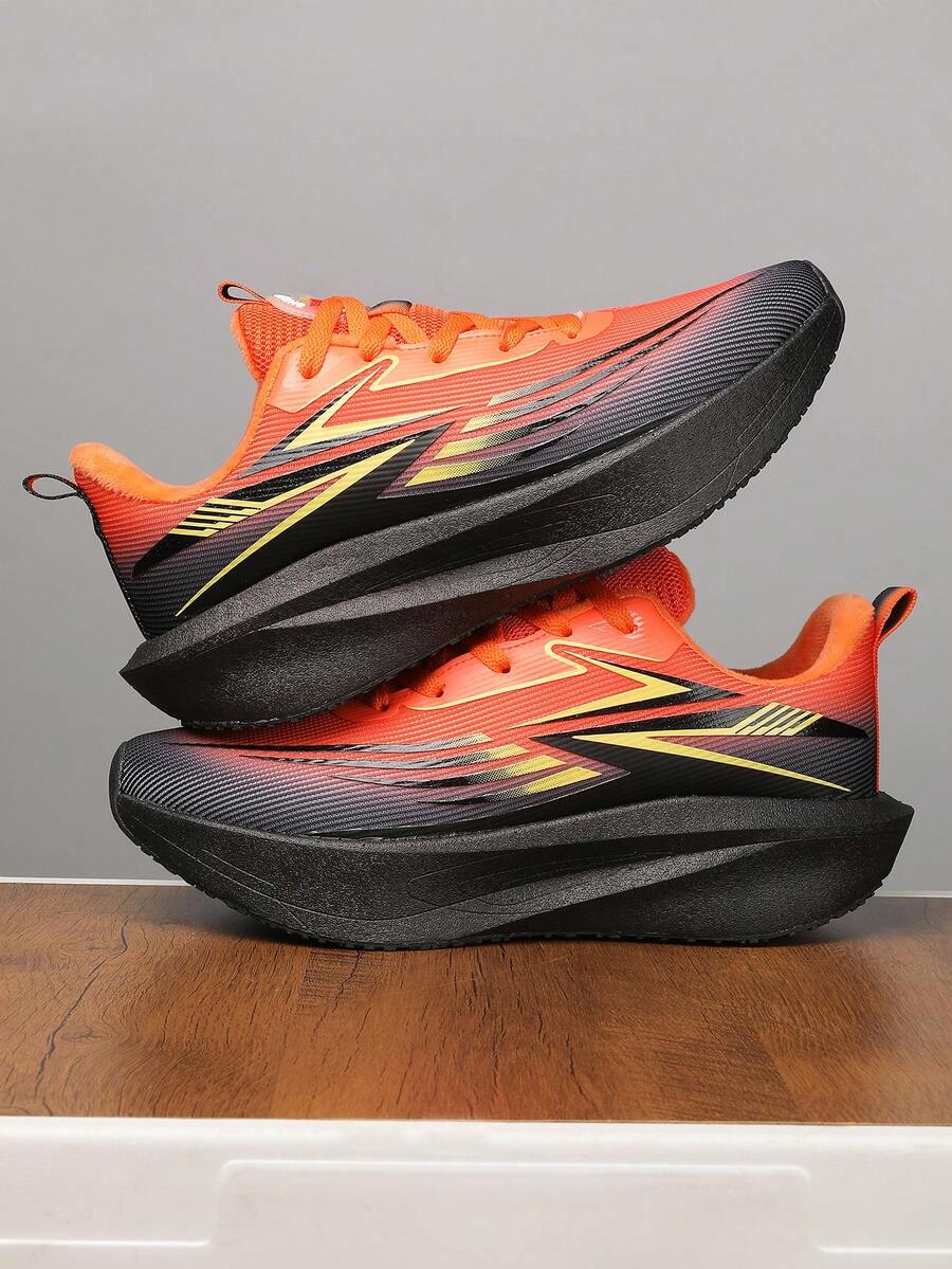 Jifffly أحذية جري خفيفة الوزن مريحة للتنفس وماصة للصدمات مع قدرة ارتداد للمراهقين، أحذية رياضية كاجوال متعددة الاستخدامات ذات نعل من ألياف الكربون مانعة للانزلاق - الأسود والبرتقالي - مشاهدة 1