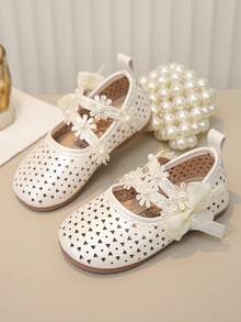 1 Pair Girls' Fashion Lace Bow Elegant Embroidered Floral Minimalist Floral Trim Handmade Faux Pearl Laser Perforated Faux Pearl PU Breathable TPR Non-Slip Sole Strap Round Toe Soft Wear-Resistant Princess Sandals, Suitable For Dresses, Piano Performance, Spring/Summer/Autumn - Beige - View 3