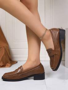 Mocassins marron rétro de style britannique pour femmes, chaussures plates avec semelles épaisses, chaussures Oxford décontractées, convenant aux bureaux, campus et occasions formelles, chaussures à lacets classiques pour le printemps et l'automne. - Tabac - Voir 4