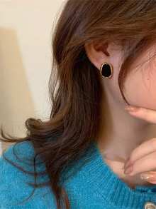 1 Đôi bông tai màu đen kiểu Hồng Kông cổ điển, thiết kế tối giản hình học, sang trọng cao cấp, phù hợp cho nữ giới đeo hàng ngày và trong các dịp lễ. - màu đen - Xem 4