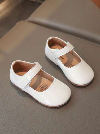 Latest Popular Girls Patent Leather Mary Jane Shoes, Fashionable Soft Sole Hook And Loop Shoes, Princess Style Performance Shoes, Suitable For Daily Wear, Gatherings, Camping, Amusement Parks And Other Occasions