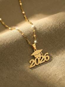 1 pieza Collar con gorra de graduación dorada en spray, modelo 2026, material de acero inoxidable, adecuado para niños, niñas, compañeros de clase, amigos, regalo de graduación y regreso a clases - Amarillo Oro - Ver 2