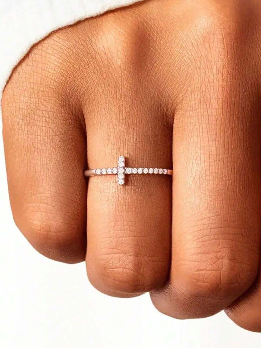 1枚优雅立方氧化锆十字戒指，女士款式，适合婚礼、订婚、周年纪念、派对等场合，也可作为情人节礼物。 - 銀色 - 查看 1