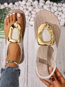 新款女士平底人字拖，舒适弹力带金属装饰，波西米亚风，休闲百搭，适合日常、居家、海滩等场合，大码可选 - 米色 - 查看 1