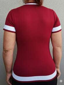 Women's Short-Sleeve Knit Sweater | Knit Blouse | Summer Blouse | Short-Sleeve Blouse | Women's Ribbed Blouse | Two-Tone Blouse | Fitted Short-Sleeve Blouse | Thick Knit Fabric | Women's Round Neck Blouse | Modern Basic Blouse | Women's Casual Fashion | Monochromatic Look | Comfortable Women's Blouse | Chic Casual Clothing - Đỏ và trắng - Xem 5