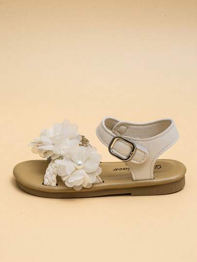 Fashionable Girls' Shoes Designed For 3-6 Years Old Children! Fairy Lace Pearl Sandals Feature Woven Upper And Non-Slip Soft Sole For Easy On/Off. Adjustable Strap Design Suitable For Various Occasions, Non-Abrasive And Easy To Maintain. Versatile And Photogenic, The Perfect Choice For Moms To Show Off Their Kids' Cute Photos.