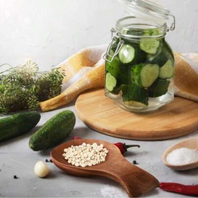 Support à cuillères en bois massif de style japonais, convient pour les cuisines et les tables à manger de la maison. Un petit élément décoratif.