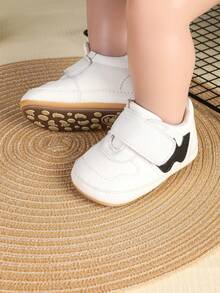 1 Pair Boys' Solid Color PU Hook And Loop Design Flat Casual Versatile Toddler Sports Shoes, Suitable For Spring - White - View 3