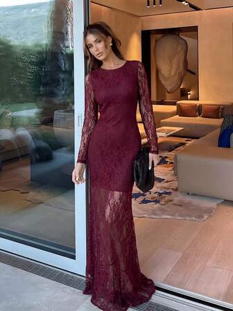 Elegant sjöjungfruklänning i djupt kaffefärgad spets för kvinnor, helspetstyg med disig lyxig känsla, enaxlad volangkrage + långärmad design för smickrande silhuett, figurnära stil framhäver kurvor, lämplig för alla hjärtans dag-dejt, nyårsfamiljesammankomst / lyxfest, avslappnad tillställning med vänner, vintage mjuk och romantisk