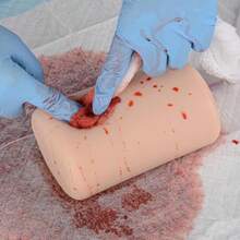 Kit De Entrenamiento De Torniquete Y Embalaje De Heridas Ejercicios De Sutura Para Control De Sangrado Material Silicona Entrenador Torniquete Para Control Sangre Entrenamiento Primeros Auxilios - como en la foto - Ver 1