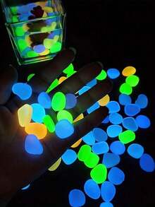 800颗夜光石，发光鹅卵石，适用于花园装饰、微型水族箱装饰、户外庭院/草坪/花园套装、花瓶填充石、发光花园鹅卵石、露台和走道装饰。DIY装饰发光石，深蓝色，混合颜色。 - 彩色 - 查看 10