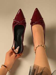 صندل كعب عالي أنيق بلون أحادي وفيونكة، مناسب للتنقل والنادي الليلي والحفلات والزفاف والخارج، كعب سميك، حزام جلدي، باللون البرغندي والأسود والأحمر، كعب عالي أنيق يتناسب مع الفساتين - عنابي اللون - مشاهدة 4