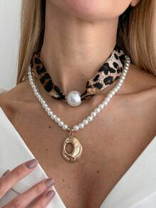 2pcs/Set Women's Vintage Leopard Velvet Faux Pearl Layered Necklace With Geometric Liquid Metal Pendant Choker, Suitable For Party Wear - Gold + Leopard Print - View 1