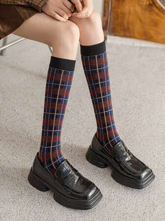 1Pair Ins Style Classic Retro Geometric Grid Women's Mid Tube Socks Fashionable Mature Women's Calf Socks Suitable For All Seasons Daily Home And Commuting Casual Socks