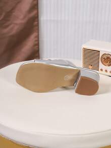 儿童时尚夏季厚底鞋，新款时尚优雅简约高品质 - 銀色 - 查看 9