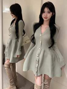 [Y6Y] 女士温柔V领长袖针织迷你连衣裙，条纹修身款，适合春季穿着 - 卡其綠 - 查看 13