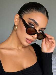 This Classic European And American Fashion Casual Oval Small Frame Glasses Are Elegant And Beautiful, Suitable For Women To Wear In Various Seasons, Including Halloween, Autumn And Winter, Business Casual, Y2K Music Festival, Summer Beach Vacation, Outdoor Travel And Other Occasions. The Casual Cat-Eye Frame Design Is Suitable For Going Out And Back To School. - Leopard Print - View 3