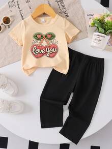 Bộ áo và quần ngắn tay in hình trái tim anh đào ngọt ngào và chữ "Love You" dành cho bé gái, thích hợp cho mùa xuân/hè. - Màu be - Xem 2