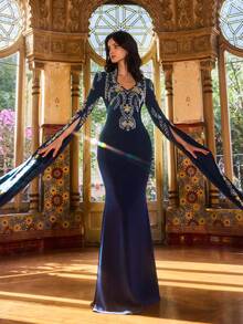 Faeriesty 优雅晚礼服 - 超长袖，修身胸衣饰以精致花卉刺绣，鱼尾裙摆，曳地长裙 - 完美适用于正式晚宴、婚礼、颁奖典礼和红毯活动。春季派对 - 藏蓝色 - 查看 11