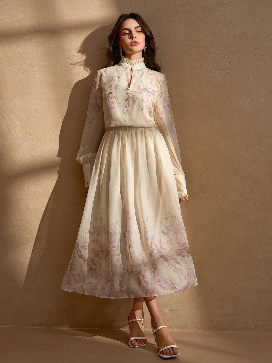 Bộ đồ 2 mảnh thanh lịch lãng mạn gồm áo dài tay cài cúc họa tiết hoa và chân váy hoa cạp chun, họa tiết hoa lá phủ khắp thân áo, trang phục dạ hội trang trọng với cúc thêu và viền bèo nhún tinh tế. - Màu be - Xem 1