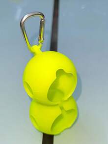 1个硅胶高尔夫球保护套，可容纳2个球，柔软有弹性，配有铝合金扣，适用于标准1.68英寸高尔夫球，高尔夫球杆包配件