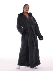 一套男女通用纯色连帽柔软绒毛睡袍 - 冬季加厚保暖长款家居服套装，配有可调节腰带和深侧袋，穿着极其温暖舒适，适合居家休闲、舒适看电视、快速购物和寒冷天气下的社区散步，男女皆宜的防寒情侣睡衣。 - 彩色 - 查看 8