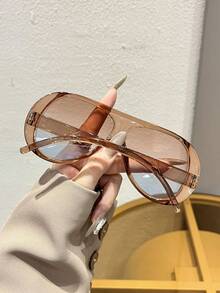 Transparent Frame Fashion Glasses With Light Brown Gradient Lens, One-Piece PC Large Frame, High-End Street Style For Party, Daily Wear, Cafe, Compact Face, Versatile, Fashionable - Ombre - View 2