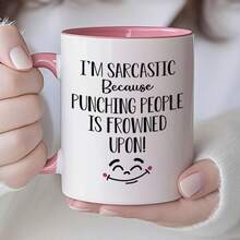 Koralgraph Ich bin sarkastisch, weil es verpönt ist, Leute zu schlagen! Bedruckter Tee-Kaffee-Keramikbecher - Lustiger bedruckter Kaffeebecher - Tolle Geschenkidee MG4677
