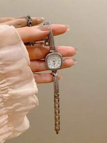 Fashionable French Creative Square Watch, Minimalist Dial Design With Metal Strap, Women's Quartz Wristwatch, Unique And Suitable For Daily Wear Or As A Holiday Gift - Silver - View 2