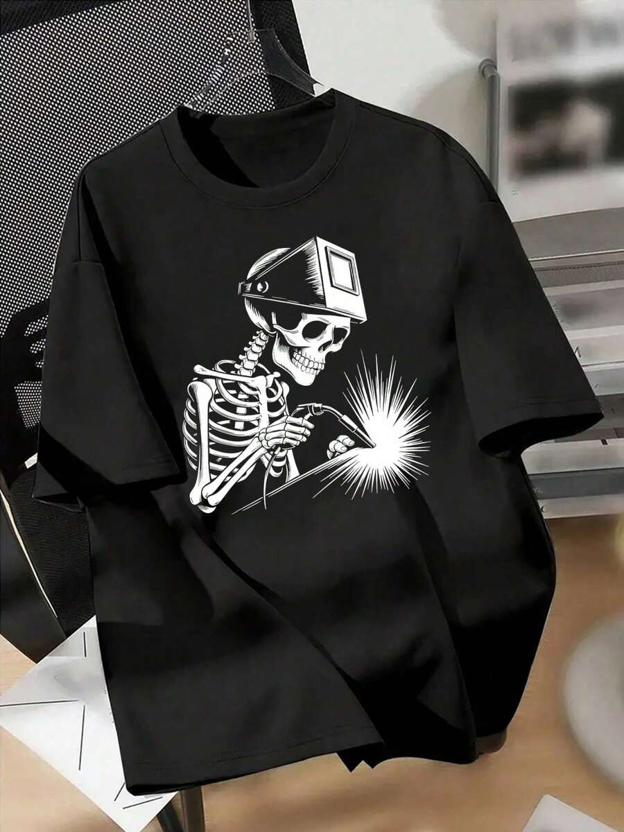 Camiseta gráfica casual para hombres - Estampado de calavera e industrial, letras en negrita, cuello redondo de manga corta, camiseta ligera de verano para estilo streetwear, camiseta de moda urbana | Camiseta gráfica llamativa | Camiseta de impresión duradera - Negro - Ver 1
