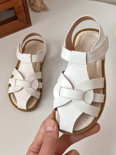 1双女童夏季新款凉鞋，蝴蝶装饰可爱露趾沙滩鞋，适合沙滩、旅行、摄影、上学、室内穿着