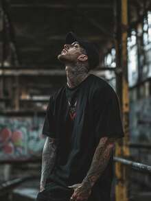 Men's Gothic Punk Style Graphic T-Shirt, Avant-Garde Urban Streetwear Short Sleeve Top - Black - View 5