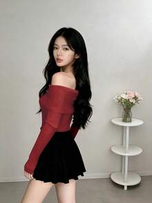 一款适合春秋季穿着的女士修身上衣。日常穿着、约会、作为长袖上衣或新年甜美女孩装扮都非常理想。 - 紅 - 查看 10