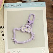 Hello Kitty 背包钥匙扣 | 可爱镂空汽车挂件，颜色随机，情人节礼物，送给女朋友或闺蜜的完美礼物 | 卡通主题，锌合金链，树脂吊坠 - 彩色 - 查看 9