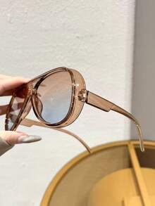 Transparent Frame Fashion Glasses With Light Brown Gradient Lens, One-Piece PC Large Frame, High-End Street Style For Party, Daily Wear, Cafe, Compact Face, Versatile, Fashionable - Ombre - View 3