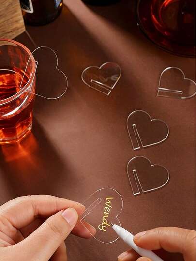 Nhãn dán cốc nước hình trái tim bằng acrylic - Những nhãn dán hình trái tim đáng yêu này có thiết kế khe để dễ dàng gắn vào nhiều loại cốc nước khác nhau. Hoàn hảo cho các buổi tụ họp, chúng tạo thêm nét lãng mạn và bắt mắt cho đồ uống.