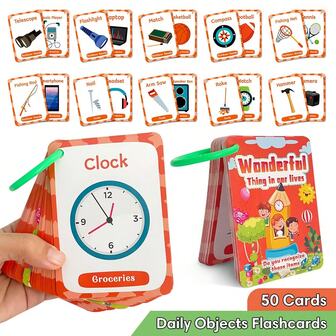 50 stuks flashcards met dagelijkse voorwerpen voor kinderen, Engelse woordenschatkaarten voor kleuters, plaatjeskaarten voor het herkennen van levende objecten, cognitieve leerkaarten voor jonge kinderen, draagbare flashcards met ringband.