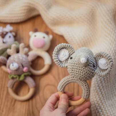 Crochet Cute Elephant Wooden Teether Rattle, Soft Knitted 3D Elephant Shaped Chew Toy For Infant Oral Teething, Baby Grasping Training Massager Soothing Rattle Toy, Great Gift For Newborn, Halloween, Christmas