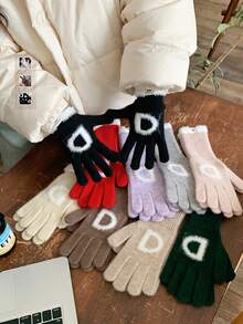 Guantes de lana con la letra D