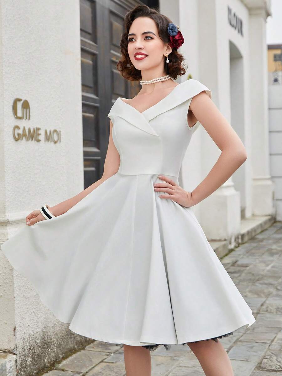 MUXXN 1950s Retro A-Line V-Neck Casual Cocktail Party Swing Dress Elegant
