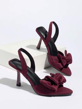 Damsandaler med rosettdekor, spetsig tå och elastiska remmar, eleganta för fest, vardagskläder, sammankomster, festival, pendling, vår/sommar, mode, vinröda satinsandaler med hög klack, vinröda eleganta damsandaler lämpliga för klänningar, bröllop