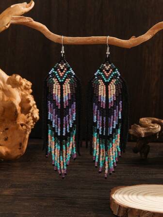 Conjunto de collar y aretes con borlas tejidas y cuentas hecho a mano, serie de color Aurora púrpura, estilo bohemio original, colgante de borla de cuentas de semilla, accesorios de moda para mujer, collar personalizado exagerado, longitud ajustable, versátil para uso diario y vacaciones, nuevo collar de invierno, cadena de suéter, regalo ideal